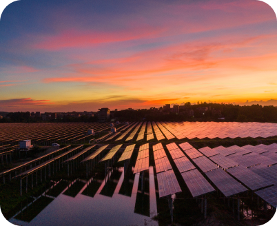 Painel solar ao pôr do sol